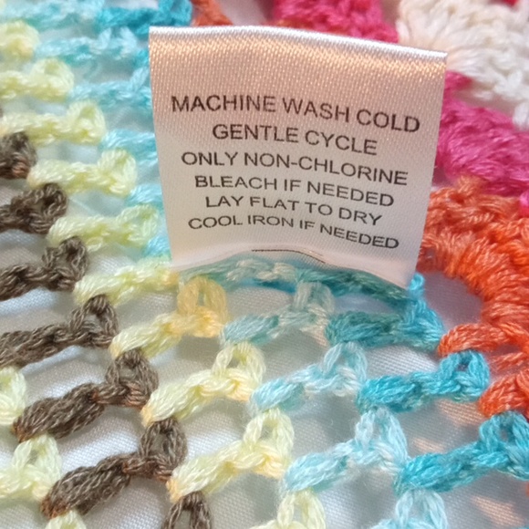 3/$25 Almost Famous Colorful Crochet Open Front Vest Size Medium - Picture 8 of 9